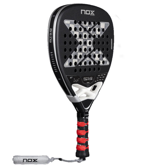 PALETA PADEL NOX AT10 GENIUS ATTACK 18K ALUM 2026 BY AGUSTIN TAPIA CON FUNDA