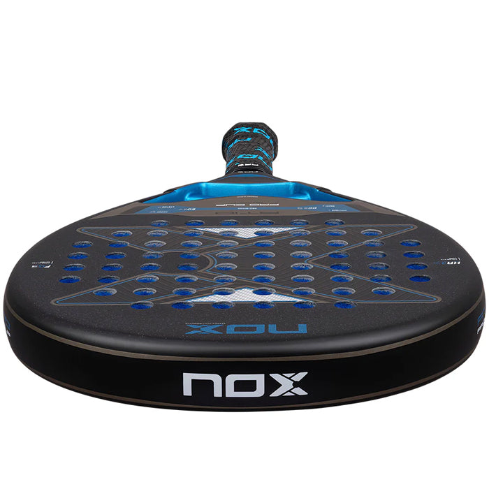 PALETA PADEL NOX AT10 PRO CUP SOFT BY AGUSTIN TAPIA CON FUNDA