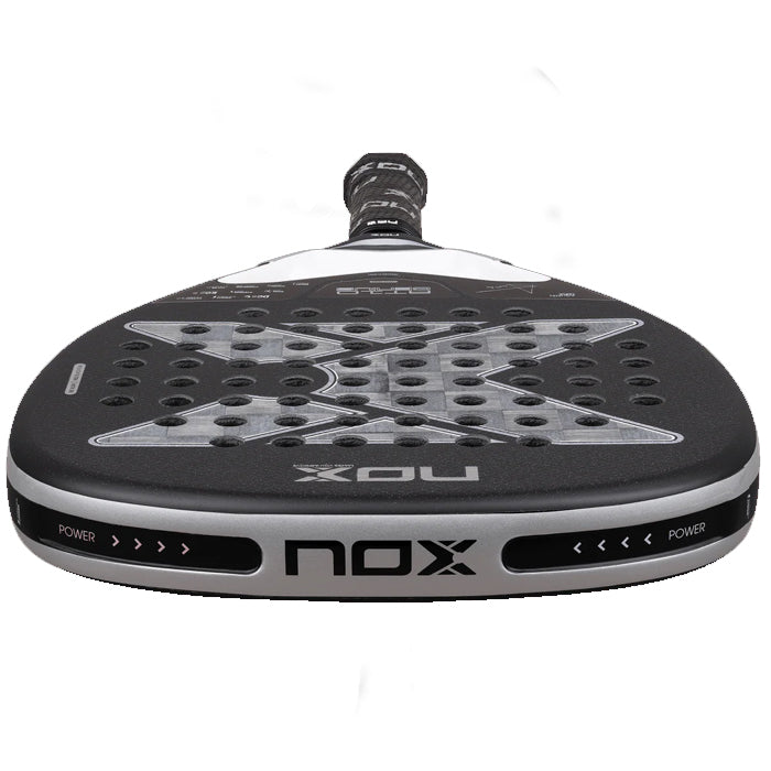 PALETA PADEL NOX AT10 GENIUS ATTACK 18K ALUM 2026 BY AGUSTIN TAPIA CON FUNDA